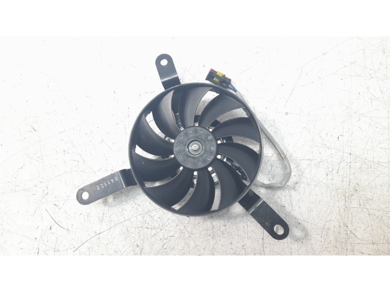 Recambio de electroventilador para ducati multistrada v2 referencia OEM IAM 55040411A  