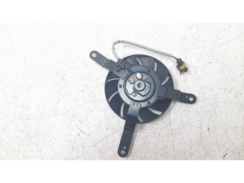 Recambio de electroventilador para ducati multistrada v2 referencia OEM IAM 55040411A  