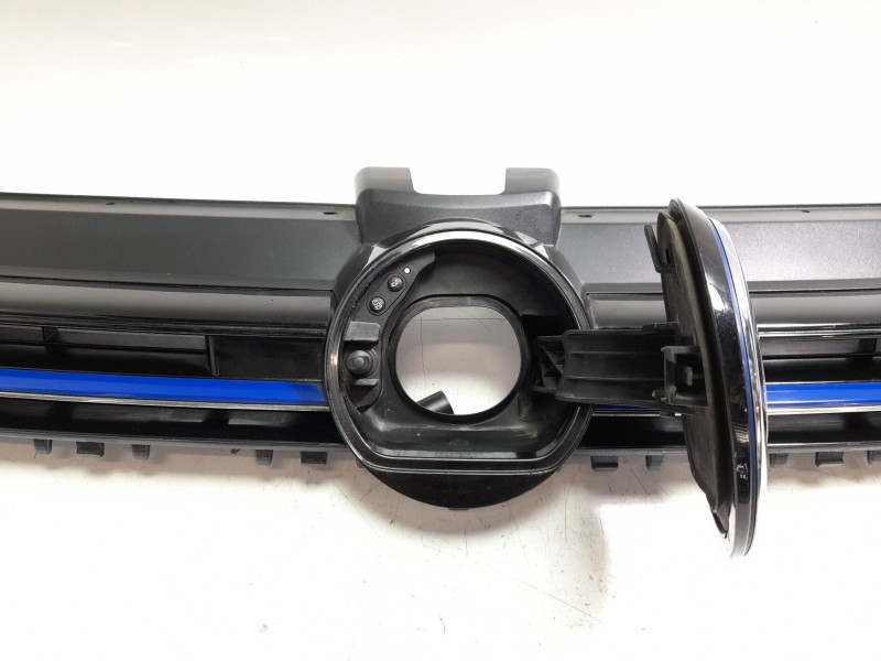 Recambio de rejilla delantera para volkswagen golf vii lim. gte referencia OEM IAM 5GE853653D  