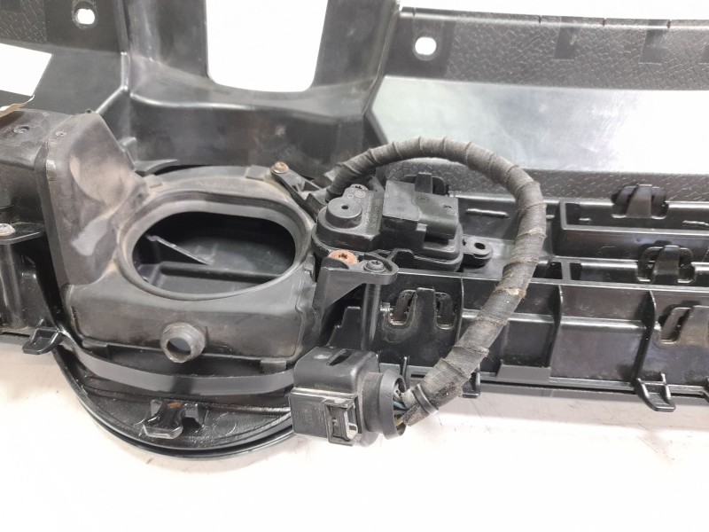 Recambio de rejilla delantera para volkswagen golf vii lim. gte referencia OEM IAM 5GE853653D  