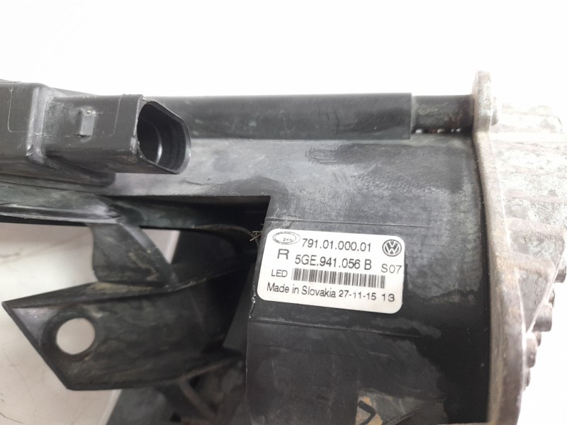 Recambio de piloto delantero derecho para volkswagen golf vii lim. gte referencia OEM IAM 5GE941056B  