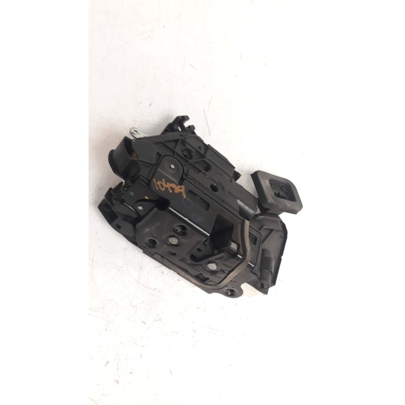 Recambio de cerradura puerta delantera derecha para volkswagen polo (6c1) 1.4 tdi referencia OEM IAM 5K1837016E CRDVW1010 