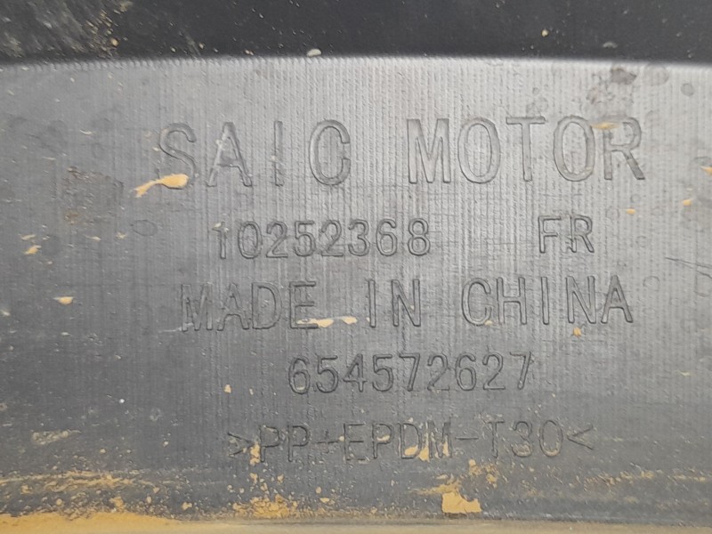 Recambio de aletin delantero derecho para mg zs luxury referencia OEM IAM 10252368  