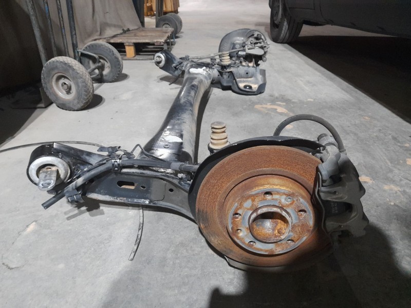 Recambio de puente trasero para peugeot 308 ii (lb_, lp_, lw_, lh_, l3_) 1.2 thp 110 referencia OEM IAM 9833974780  