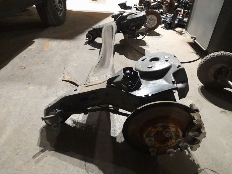 Recambio de puente trasero para peugeot 308 ii (lb_, lp_, lw_, lh_, l3_) 1.2 thp 110 referencia OEM IAM 9833974780  