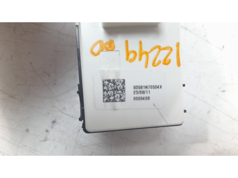 Recambio de mando elevalunas delantero derecho para hyundai tucson (nx4e, nx4a) 1.6 t-gdi hybrid 48v referencia OEM IAM 93581N70