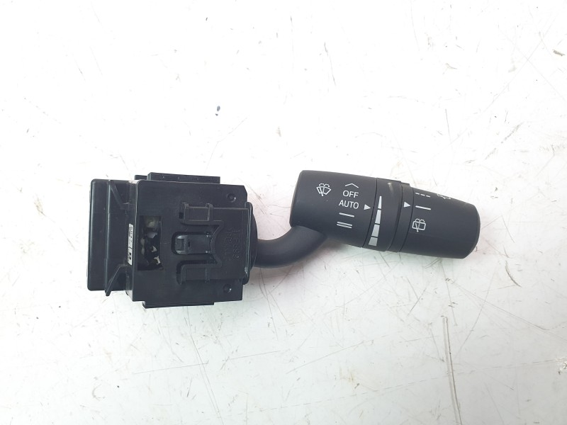 Recambio de mando limpia para mazda cx-5 luxury 2wd referencia OEM IAM KD4717F899  