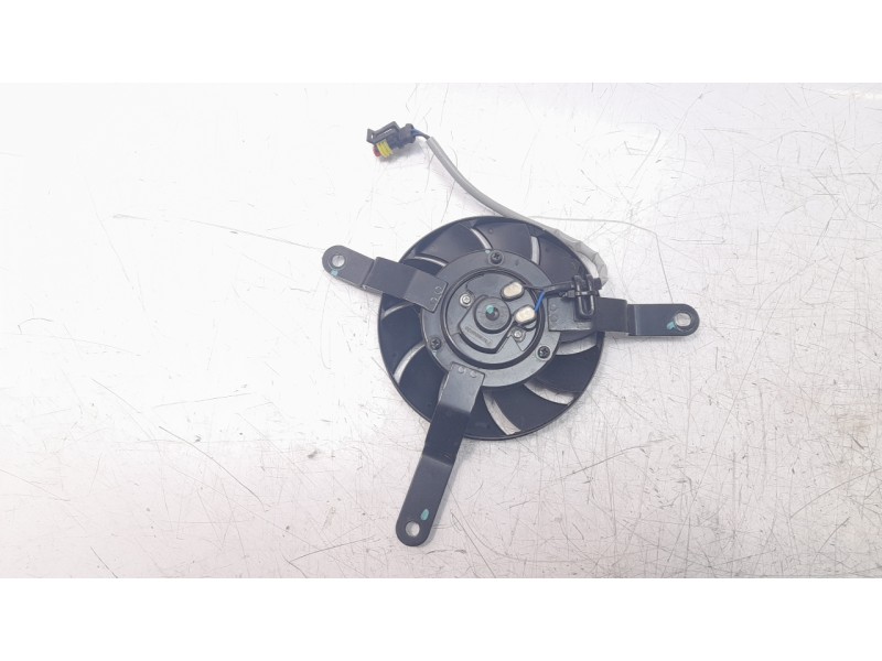 Recambio de electroventilador para ducati multistrada v2 referencia OEM IAM 55040401A  