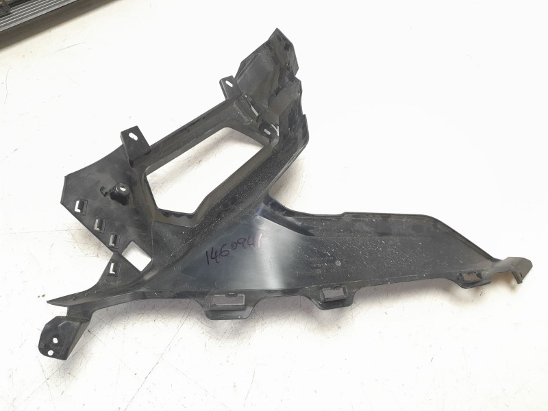 Recambio de moldura para bmw f 900 gs adventure 895 cm3 referencia OEM IAM 46638569699  