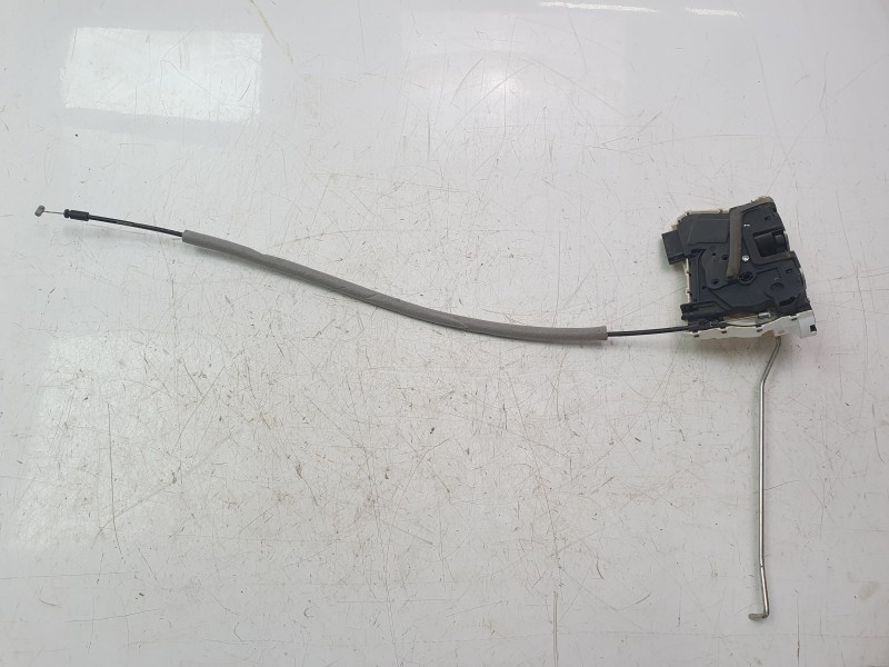 Recambio de cerradura puerta delantera derecha para mg zs luxury referencia OEM IAM 10845718  