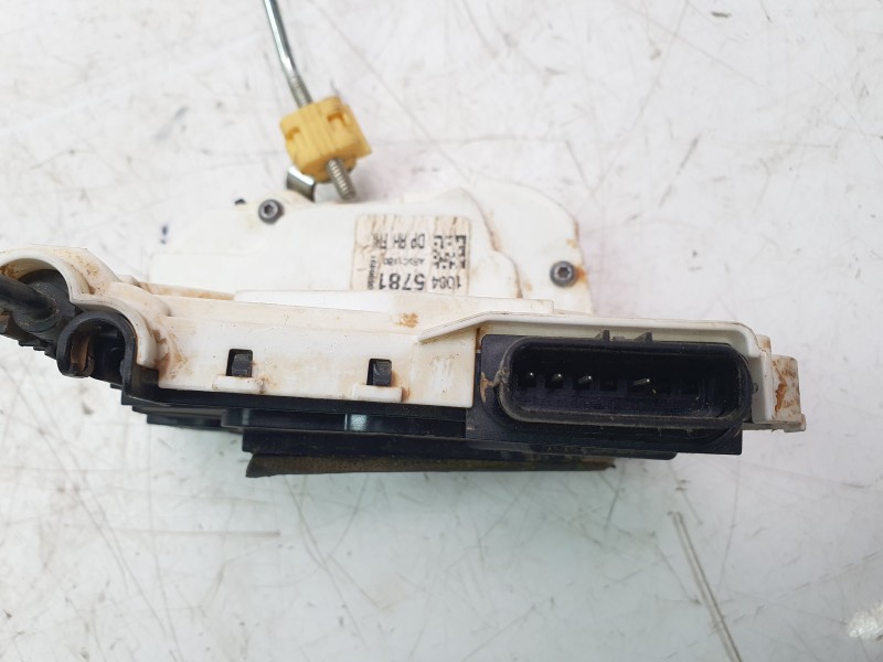 Recambio de cerradura puerta delantera derecha para mg zs luxury referencia OEM IAM 10845718  