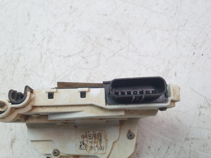 Recambio de cerradura puerta trasera izquierda para mg zs luxury referencia OEM IAM 10845782  