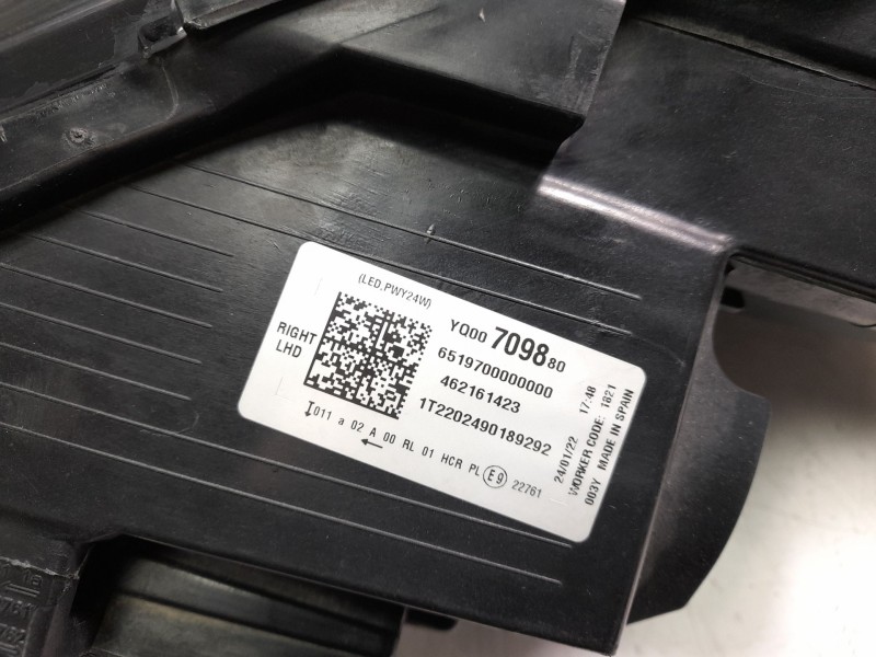 Recambio de faro derecho para opel crossland x / crossland (p17, p2qo) 1.2 (75) referencia OEM IAM YQ00709880  