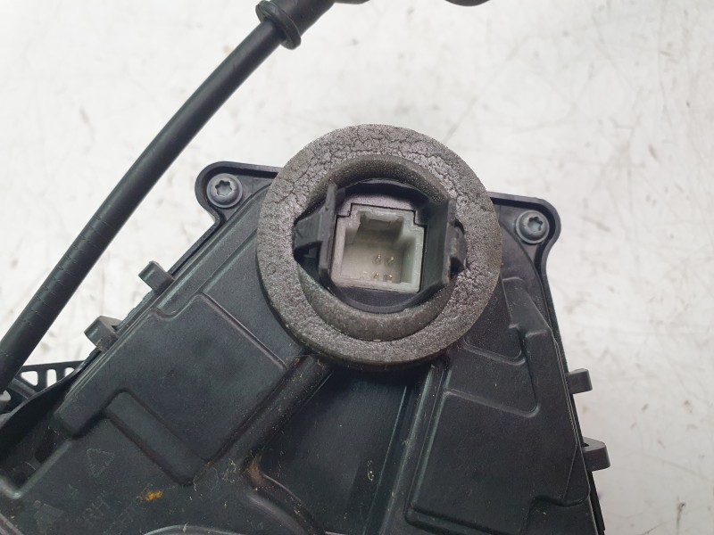 Recambio de cerradura puerta trasera derecha para renault captur ii (hf_) tce 160 (hfn1) referencia OEM IAM 825021122R  
