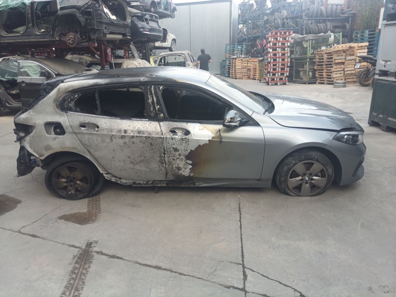 bmw 1 (f40) del año 2022