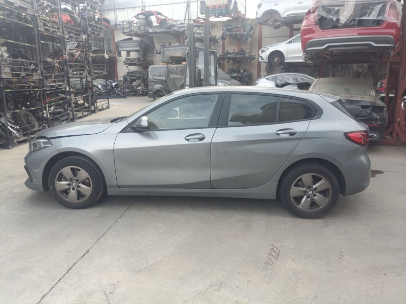 bmw 1 (f40) del año 2022