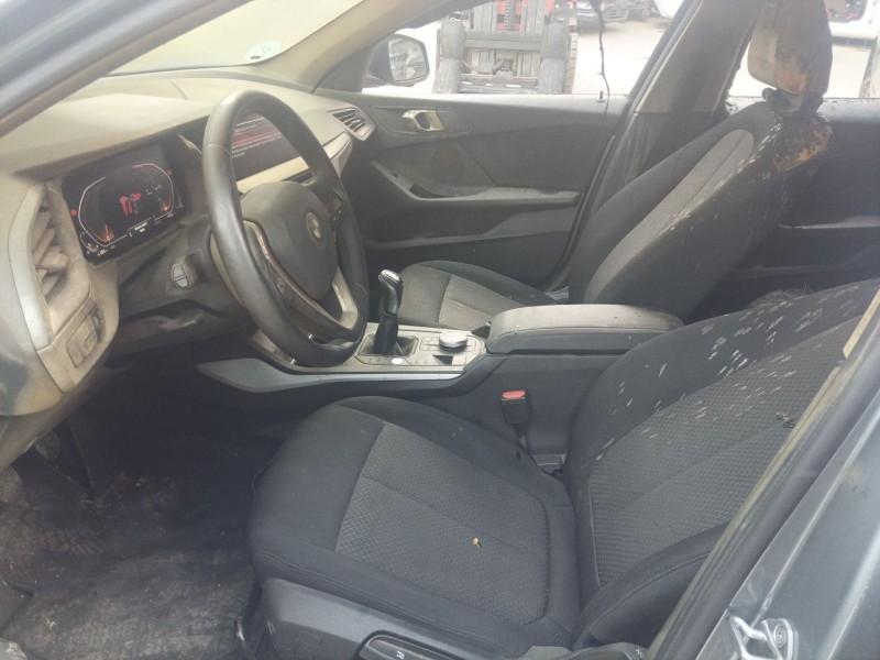 bmw 1 (f40) del año 2022