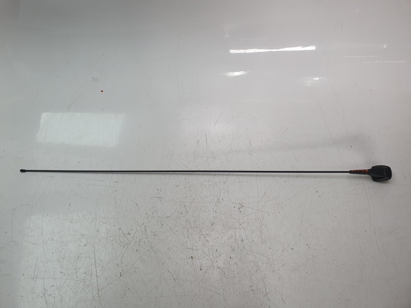 Recambio de antena para dacia duster ambiance 4x2 referencia OEM IAM 8200684863  