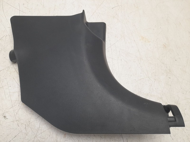 Recambio de moldura para hyundai tucson (nx) klass 2wd referencia OEM IAM 85824N7000NNB  