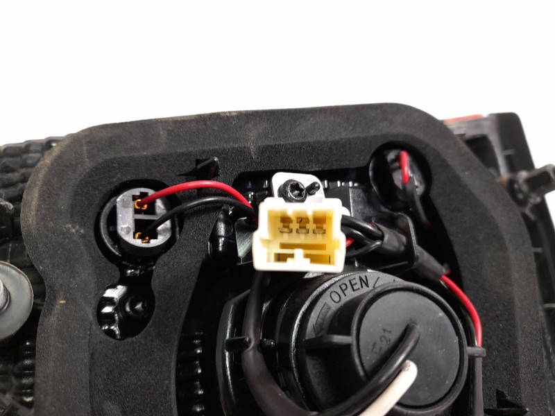 Recambio de piloto trasero izquierdo interior para dr dr 5.0 suv 1.5 referencia OEM IAM 61500100  