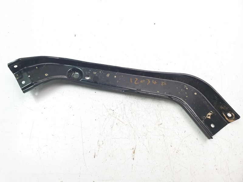 Recambio de soporte faro derecho para mg zs comfort referencia OEM IAM 10251200  