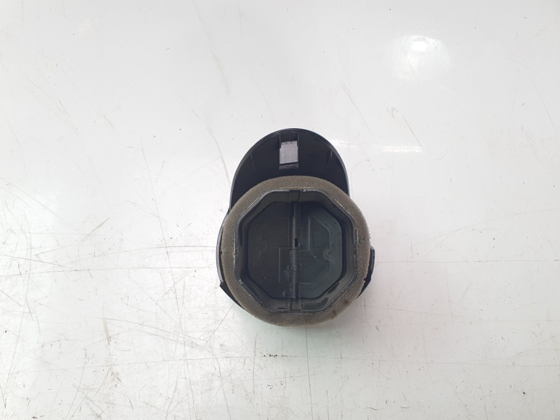 Recambio de aireador izquierdo para mg zs comfort referencia OEM IAM 10262725  