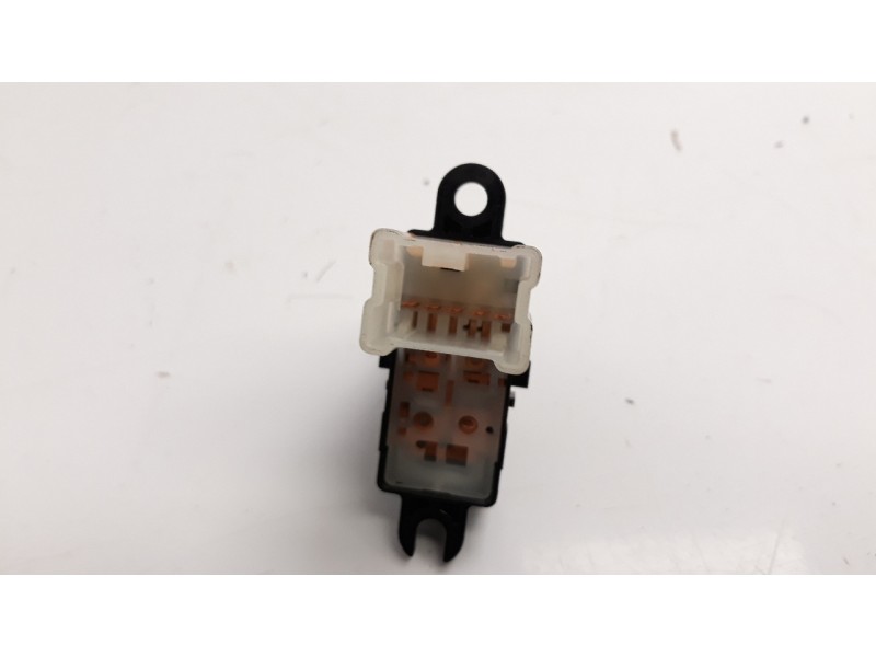 Recambio de mando elevalunas trasero derecho para nissan x-trail (t32) 1.6 dci turbodiesel cat referencia OEM IAM 254114CE0A  