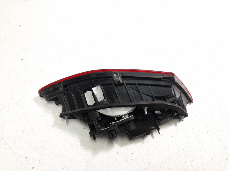 Recambio de piloto trasero derecho interior para seat leon (5f1) 1.5 tsi referencia OEM IAM 5F0945094L  