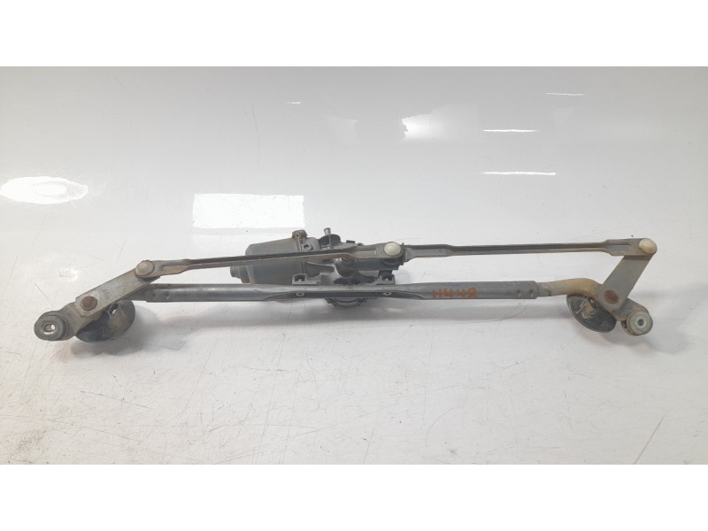 Recambio de motor limpia delantero para toyota hilux (kun) 3.0 turbodiesel referencia OEM IAM 851100K061  