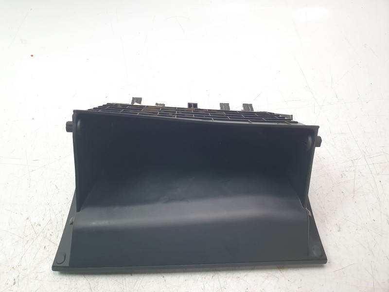 Recambio de guantera para mg zs comfort referencia OEM IAM 10732696  