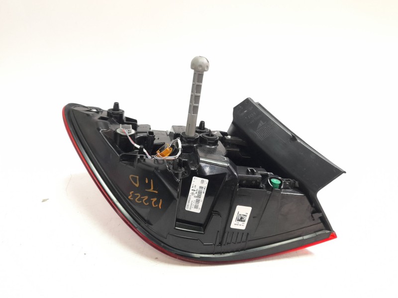 Recambio de piloto trasero derecho para renault captur ii (hf_) tce 160 (hfn1) referencia OEM IAM 265504427R  