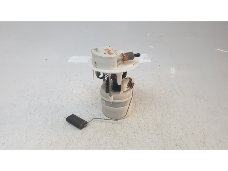 Recambio de bomba combustible para peugeot 308 ii (lb_, lp_, lw_, lh_, l3_) 1.2 thp 110 referencia OEM IAM 9674699980  