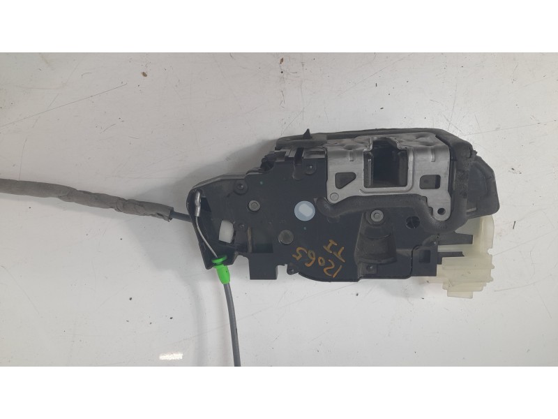 Recambio de cerradura puerta trasera izquierda para mercedes-benz cla (c118) cla 200 4-matic (118.388) referencia OEM IAM 099730