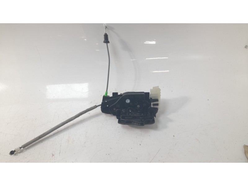 Recambio de cerradura puerta trasera izquierda para mercedes-benz cla (c118) cla 200 4-matic (118.388) referencia OEM IAM 099730