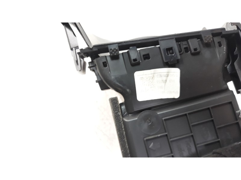 Recambio de rejilla aireadora para kia ceed 1.0 tgdi cat referencia OEM IAM 84740J7AA0  