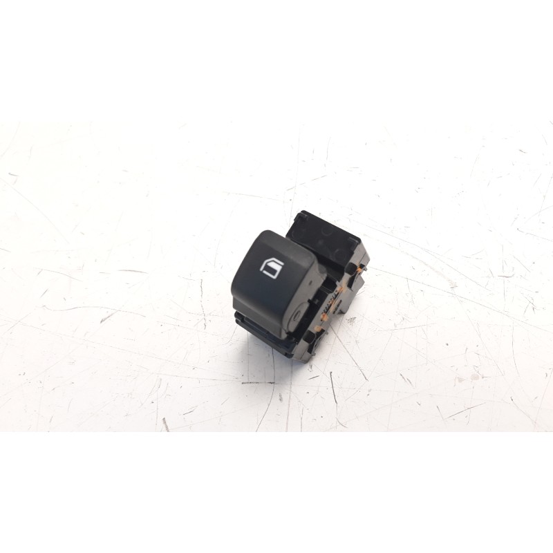 Recambio de mando elevalunas delantero derecho para hyundai i20 active 1.0 tgdi cat referencia OEM IAM 93581Q0000  
