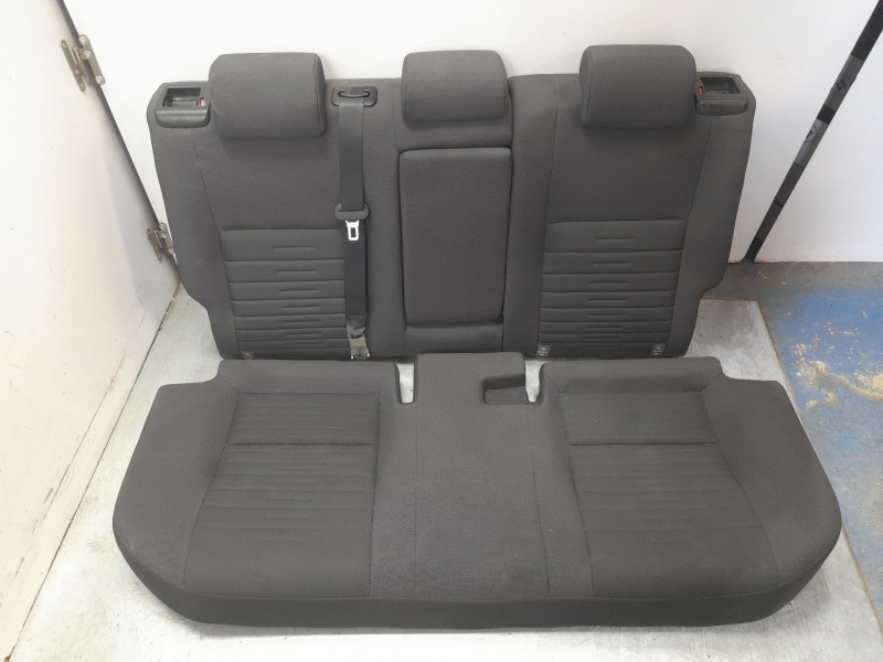 Recambio de juego asientos completo para toyota auris (_e18_) 1.8 hybrid (zwe186_) referencia OEM IAM 710720ZB30C1  