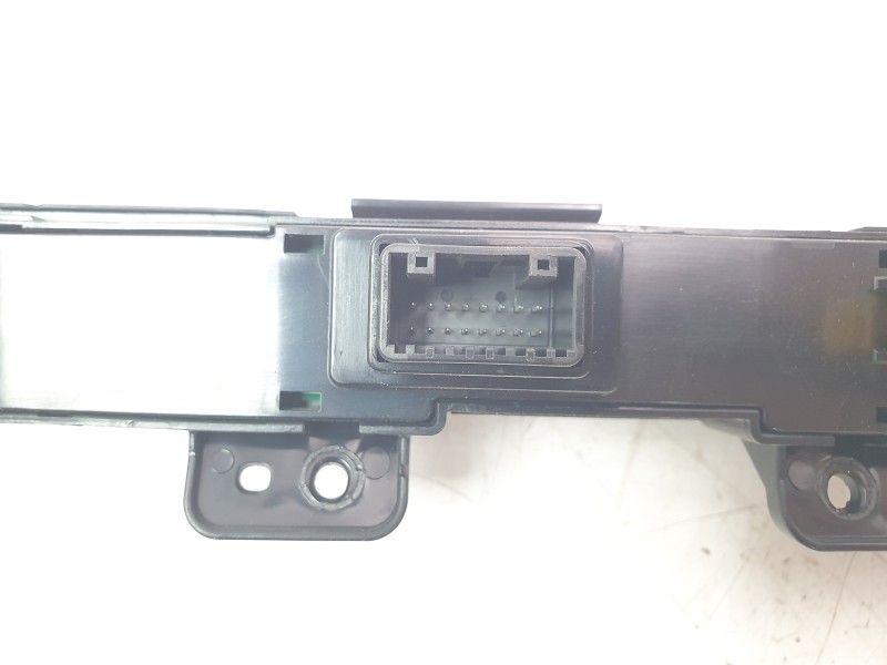 Recambio de warning para kia stonic (ybcuv) drive referencia OEM IAM 93790H8011WK  