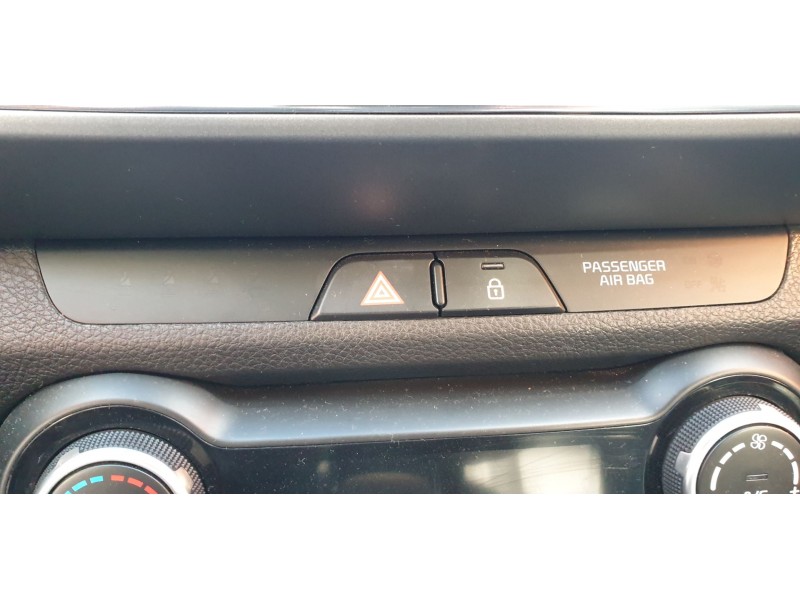 Recambio de warning para kia stonic (ybcuv) drive referencia OEM IAM 93790H8011WK  