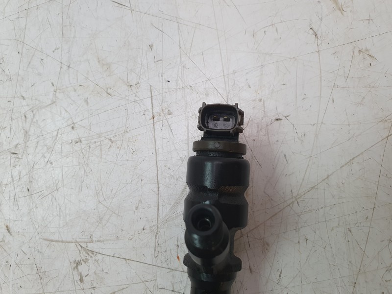 Recambio de inyector para toyota hilux (kun) 3.0 turbodiesel referencia OEM IAM 2367030170 1AFE0600 / 040F0705 / 09000706 / 0B00