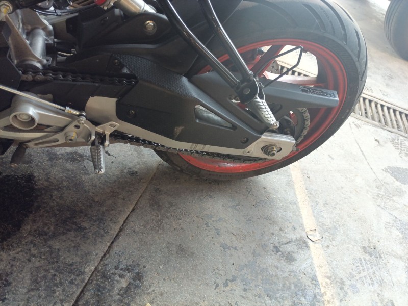 Recambio de estribo lateral para aprilia rs 457 rs 457 referencia OEM IAM   