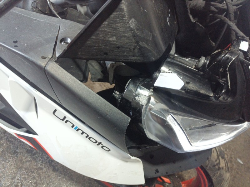 Recambio de faro delantero para aprilia rs 457 rs 457 referencia OEM IAM   