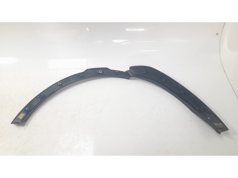 Recambio de aletin trasero izquierdo para land rover evoque pure referencia OEM IAM LR066507  