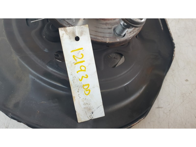 Recambio de mangueta delantera derecha para toyota auris (_e18_) 1.8 hybrid (zwe186_) referencia OEM IAM 4321105090  