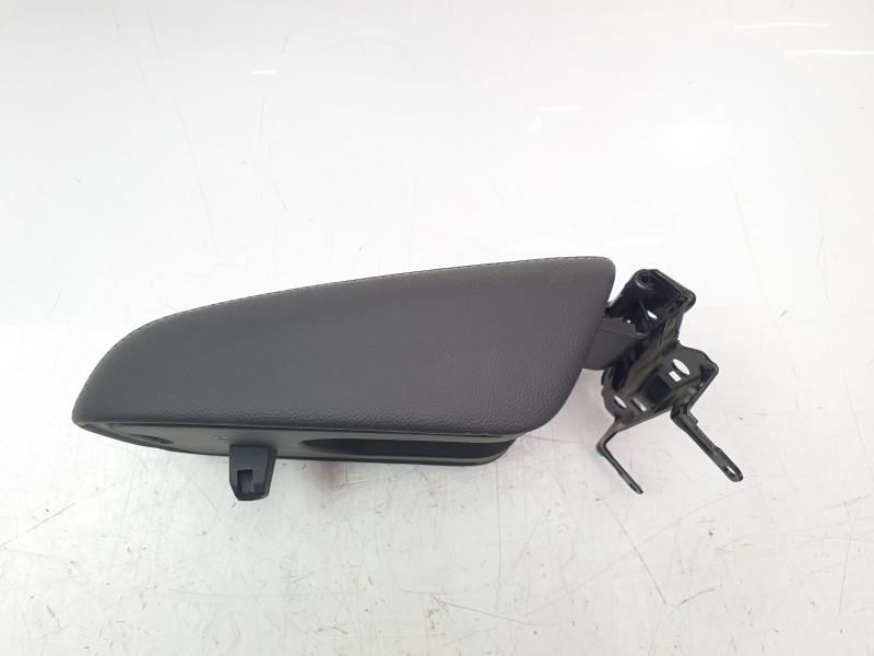 Recambio de apoyabrazos central para ford kuga st-line referencia OEM IAM AM51R045C74AF35B8  