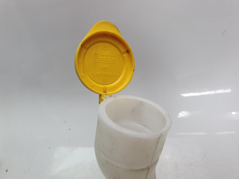 Recambio de deposito limpia para ford kuga st-line referencia OEM IAM CV4417B613AD  