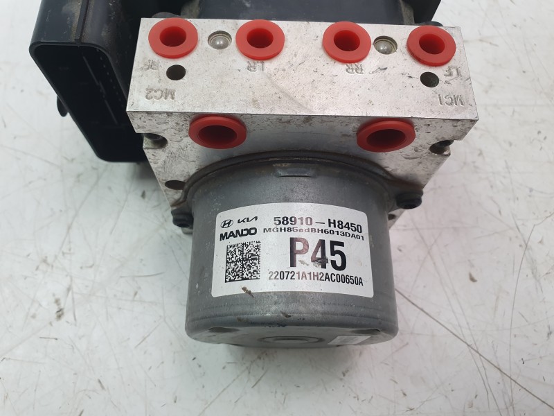 Recambio de abs para kia stonic (ybcuv) drive referencia OEM IAM 58910H8450  