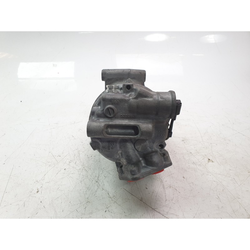 Recambio de compresor aire acondicionado para renault megane iv hatchback (b9a/m/n_) 1.3 tce 140 (b9nb) referencia OEM IAM 92600