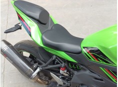 Recambio de asiento delantero para kawasaki zx-4r zx-4r referencia OEM IAM  530660670  2