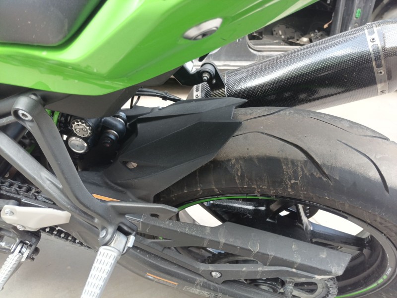 Recambio de guardabarros trasero para kawasaki zx-4r zx-4r referencia OEM IAM   